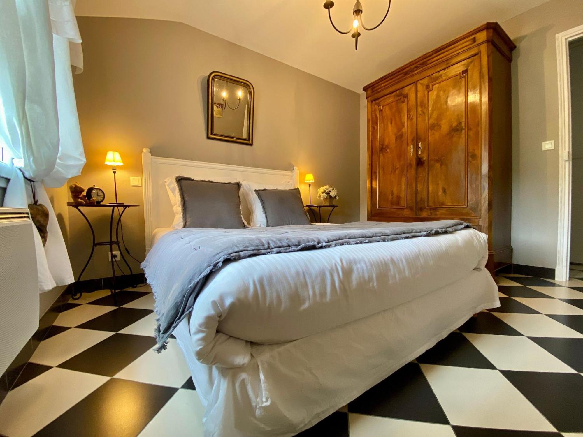 Gite De Charme Avec Piscine Chauffee Et Wifi - 2 Chambres - Fr-1-306-803 Chateauthebaud Exteriör bild