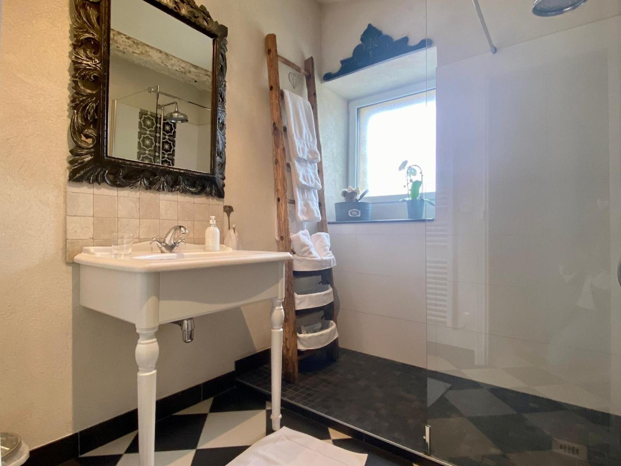 Gite De Charme Avec Piscine Chauffee Et Wifi - 2 Chambres - Fr-1-306-803 Chateauthebaud Exteriör bild